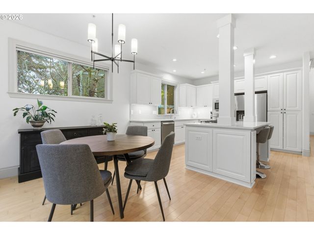 1645 Sw JOSHUA St, Portland, OR 97219