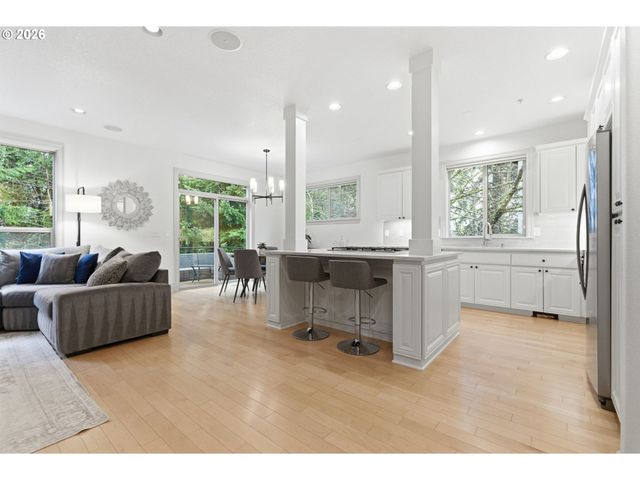 1645 Sw JOSHUA St, Portland, OR 97219