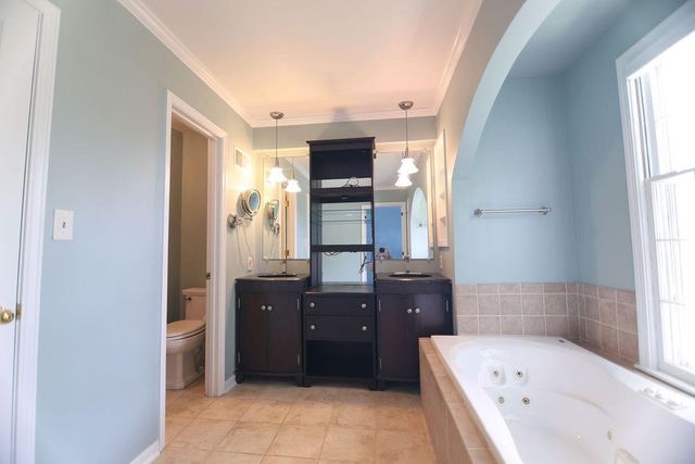 14319 W 80th Street, Lenexa, KS 66215