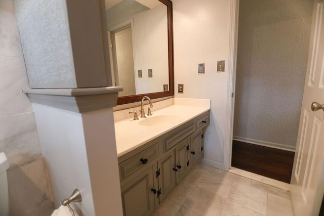 14319 W 80th Street, Lenexa, KS 66215