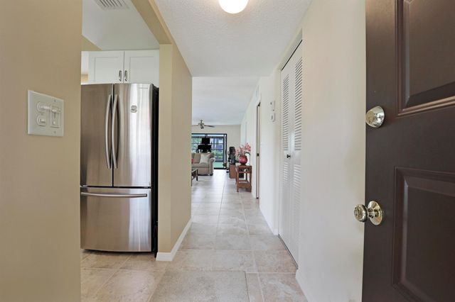 771 SW South River Drive 102, Stuart, FL 34997