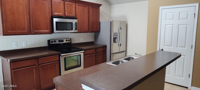 17 Harbison Place, Beaufort, SC 29906