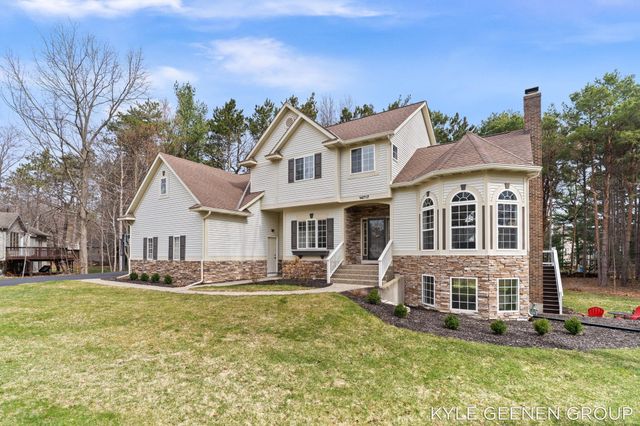 14717 Foxboro Court, Holland, MI 49424