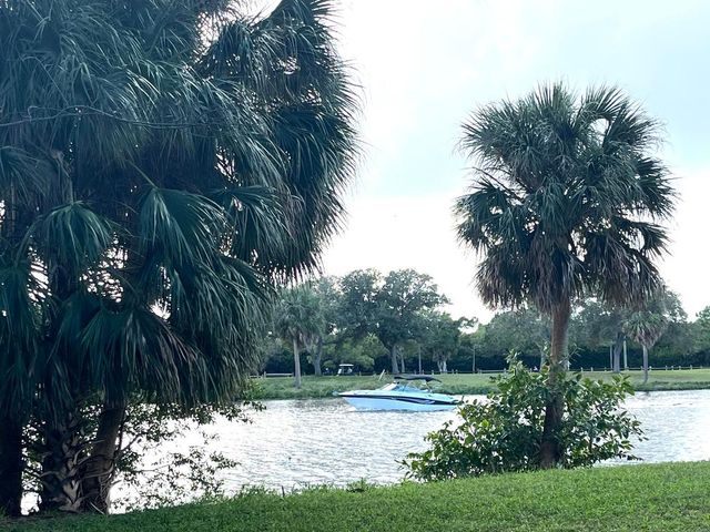 2840 Cynthia Lane 207, Lake Worth Beach, FL 33461