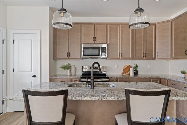 109 Axton Ln, Ashland, VA 23005