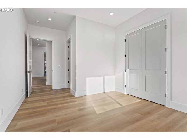 19319 Se RIVER Rd, Milwaukie, OR 97267