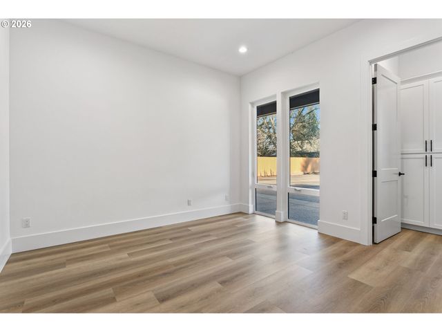 19319 Se RIVER Rd, Milwaukie, OR 97267