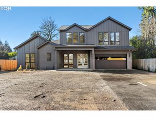 19319 Se RIVER Rd, Milwaukie, OR 97267