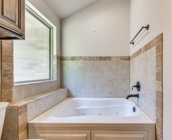 3223 Wood Valley Road, Norman, OK 73071
