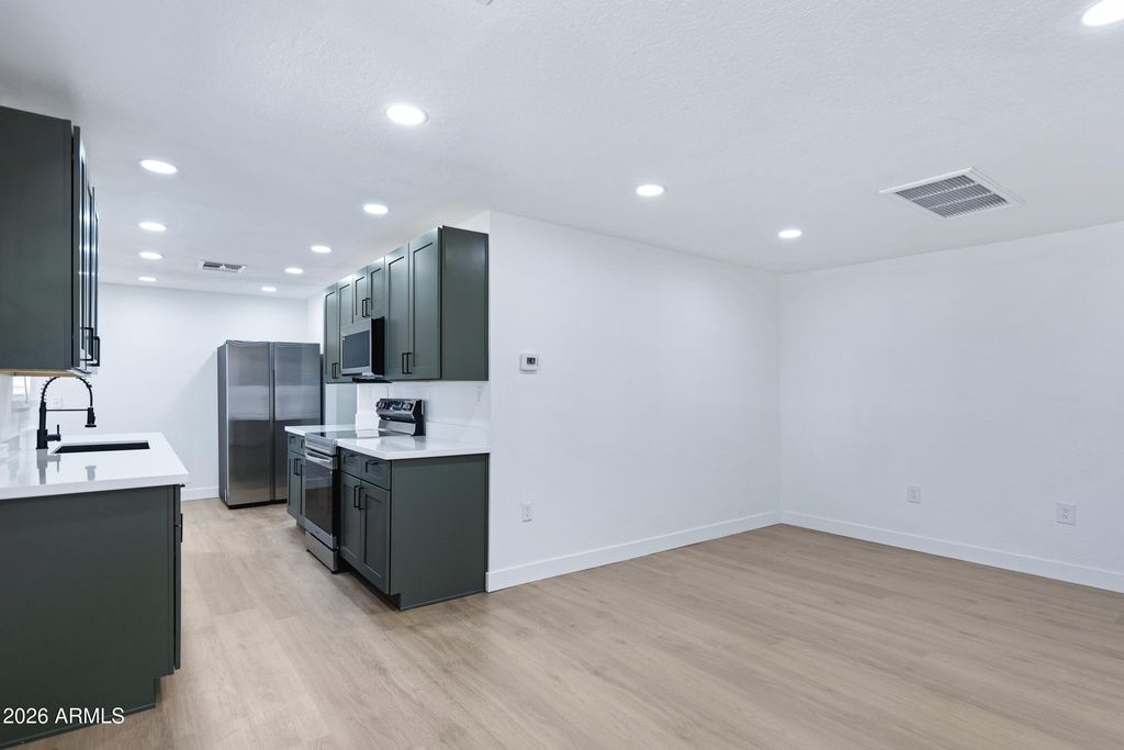 Image 7 of property listing at 144 N SPENCER --, Mesa, AZ 85203