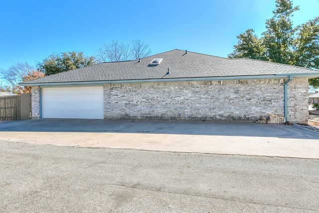 3438 Walnut Hill Drive, San Angelo, TX 76904
