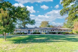 38 Ladue Meadows, Creve Coeur, MO 63141