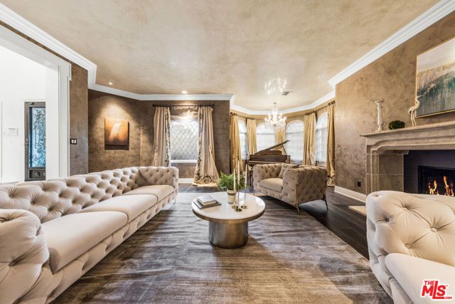 3170 Kings Court, Los Angeles, CA 90077