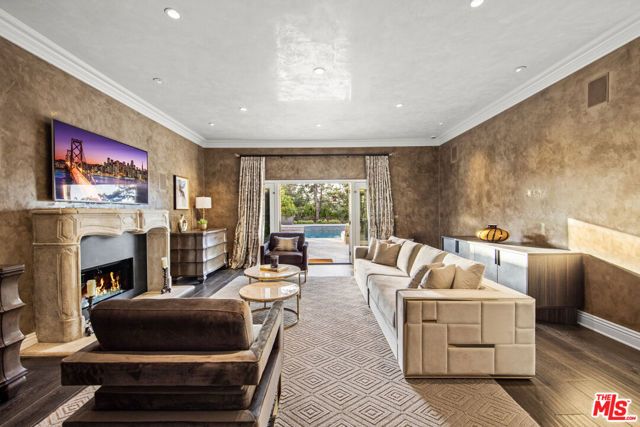 3170 Kings Court, Los Angeles, CA 90077