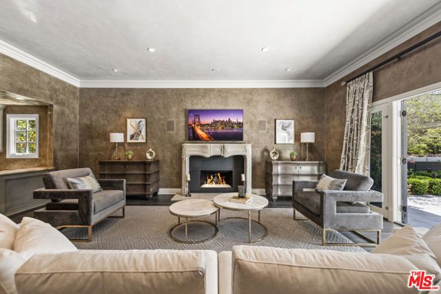 3170 Kings Court, Los Angeles, CA 90077