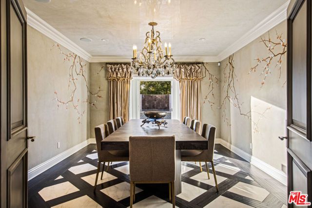 3170 Kings Court, Los Angeles, CA 90077