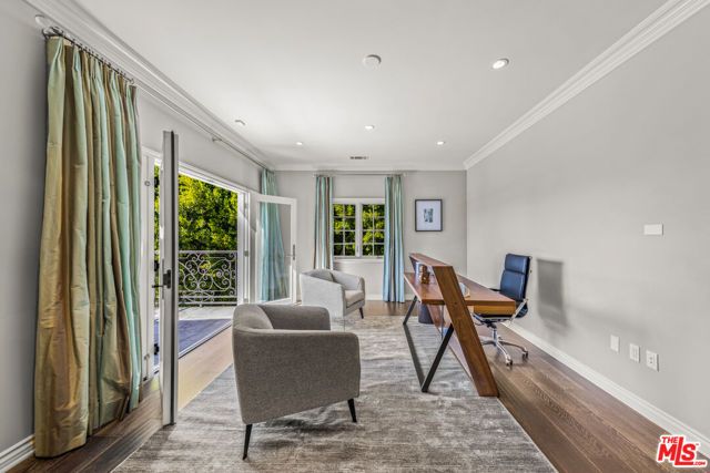 3170 Kings Court, Los Angeles, CA 90077