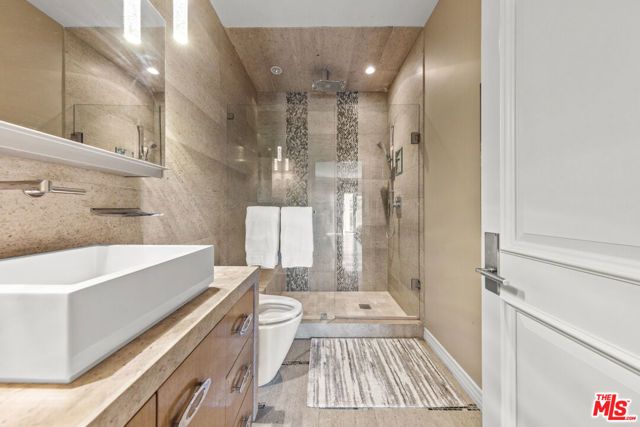 3170 Kings Court, Los Angeles, CA 90077