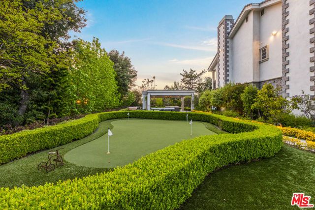 3170 Kings Court, Los Angeles, CA 90077