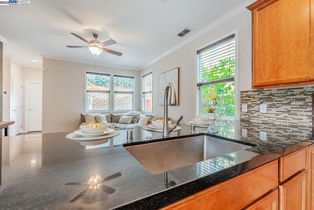 1115 Vine Ave, Martinez, CA 94553