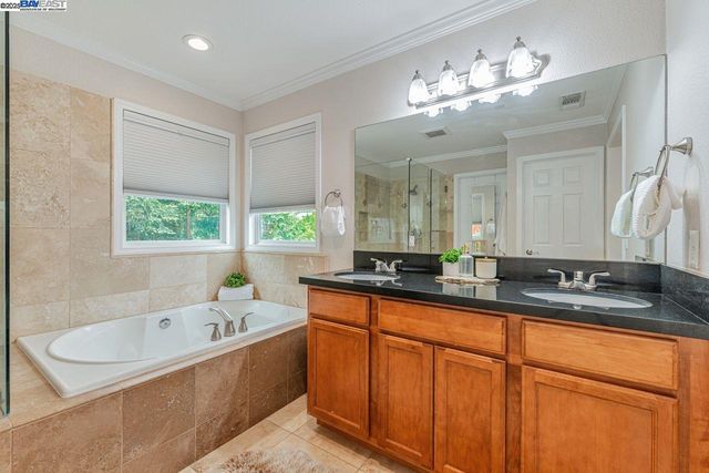 1115 Vine Ave, Martinez, CA 94553