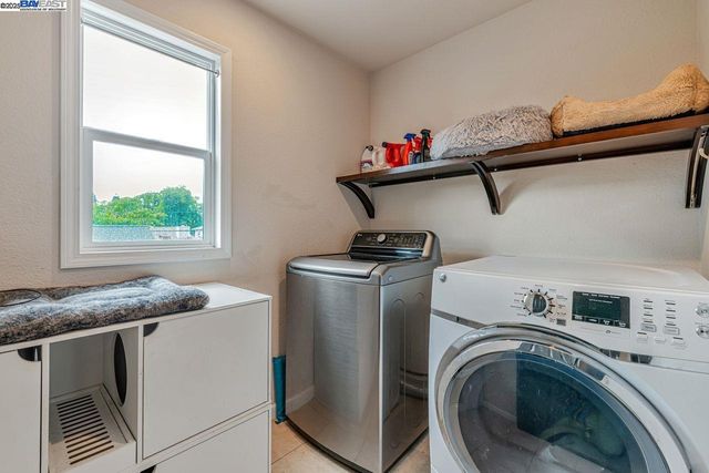 1115 Vine Ave, Martinez, CA 94553