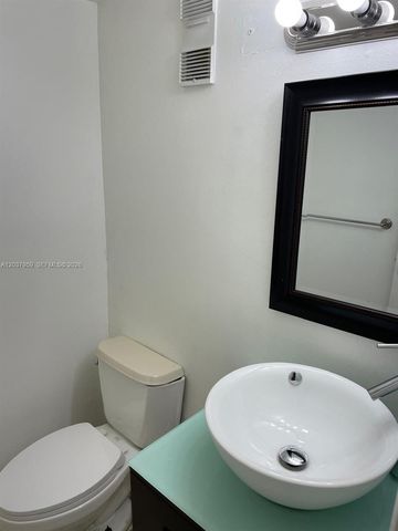 2060 SW 90th Ave A-18, Davie, FL 33324