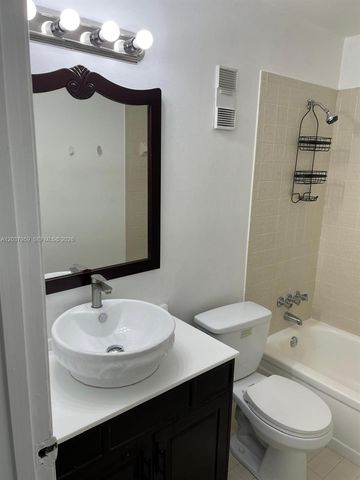 2060 SW 90th Ave A-18, Davie, FL 33324