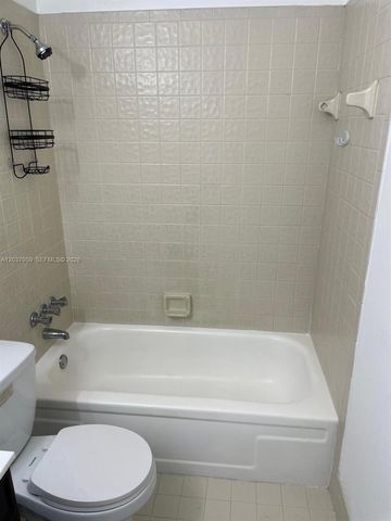 2060 SW 90th Ave A-18, Davie, FL 33324