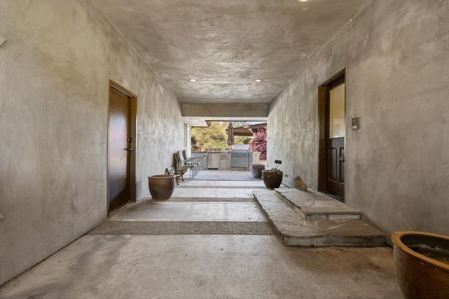 8519 Oak Creek Ct, Oakdale, CA 95361