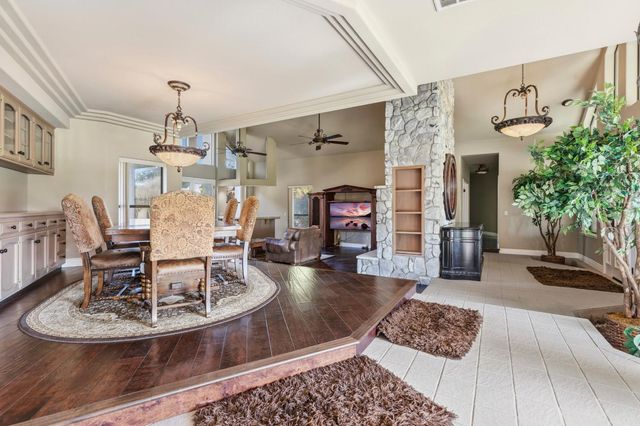 8519 Oak Creek Ct, Oakdale, CA 95361