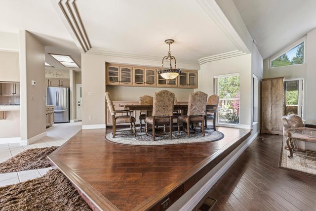 8519 Oak Creek Ct, Oakdale, CA 95361