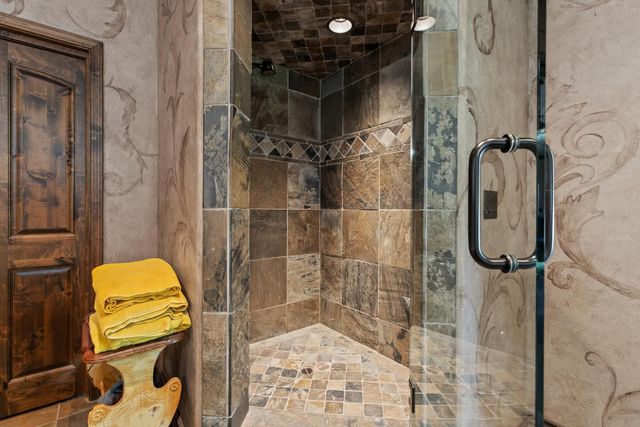 8519 Oak Creek Ct, Oakdale, CA 95361