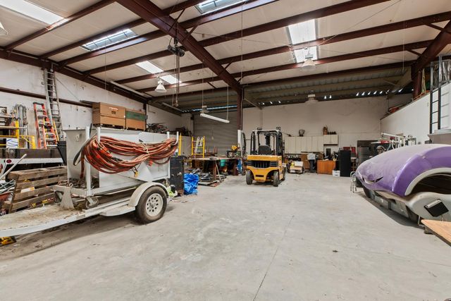 8519 Oak Creek Ct, Oakdale, CA 95361