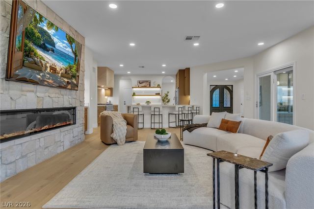 2734 Cherrydale Falls Drive, Henderson, NV 89052