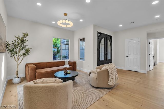 2734 Cherrydale Falls Drive, Henderson, NV 89052