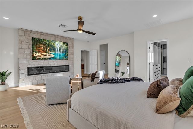 2734 Cherrydale Falls Drive, Henderson, NV 89052