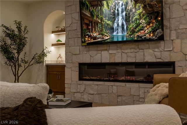 2734 Cherrydale Falls Drive, Henderson, NV 89052