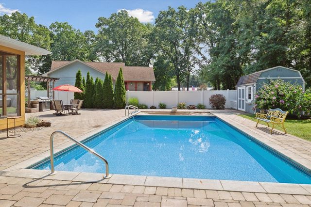 24029 South Shore Drive, Edwardsburg, MI 49112