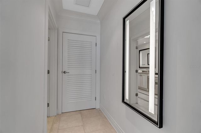 915 SEASIDE DRIVE 611, Sarasota, FL 34242