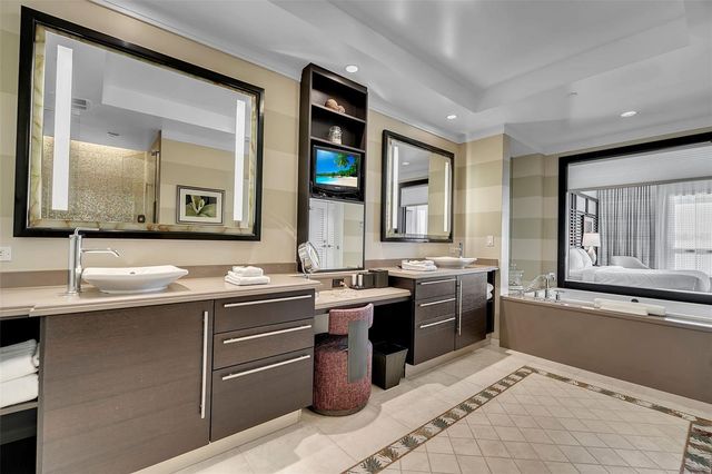 915 SEASIDE DRIVE 611, Sarasota, FL 34242