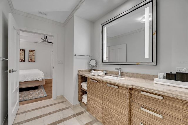 915 SEASIDE DRIVE 611, Sarasota, FL 34242