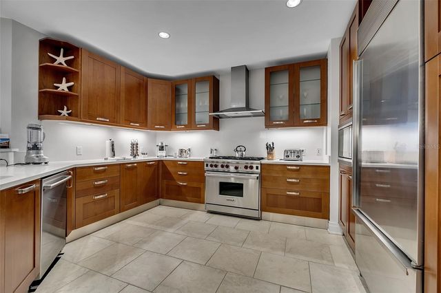 915 SEASIDE DRIVE 611, Sarasota, FL 34242