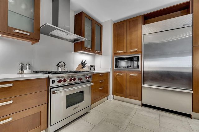 915 SEASIDE DRIVE 611, Sarasota, FL 34242