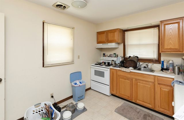 6409 & 6411 Forest Court, Windsor Heights, IA 50324