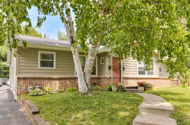 6409 & 6411 Forest Court, Windsor Heights, IA 50324