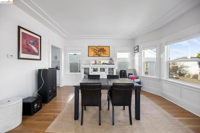 4045 Manila Ave, Oakland, CA 94609