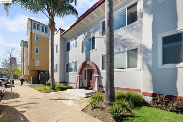 4045 Manila Ave, Oakland, CA 94609
