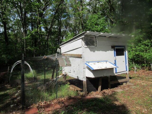 7210 Newkirk Road, Mountain Grove, MO 65711