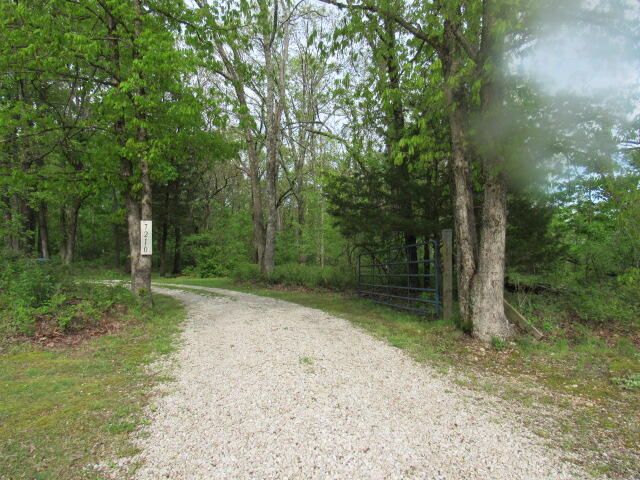 7210 Newkirk Road, Mountain Grove, MO 65711